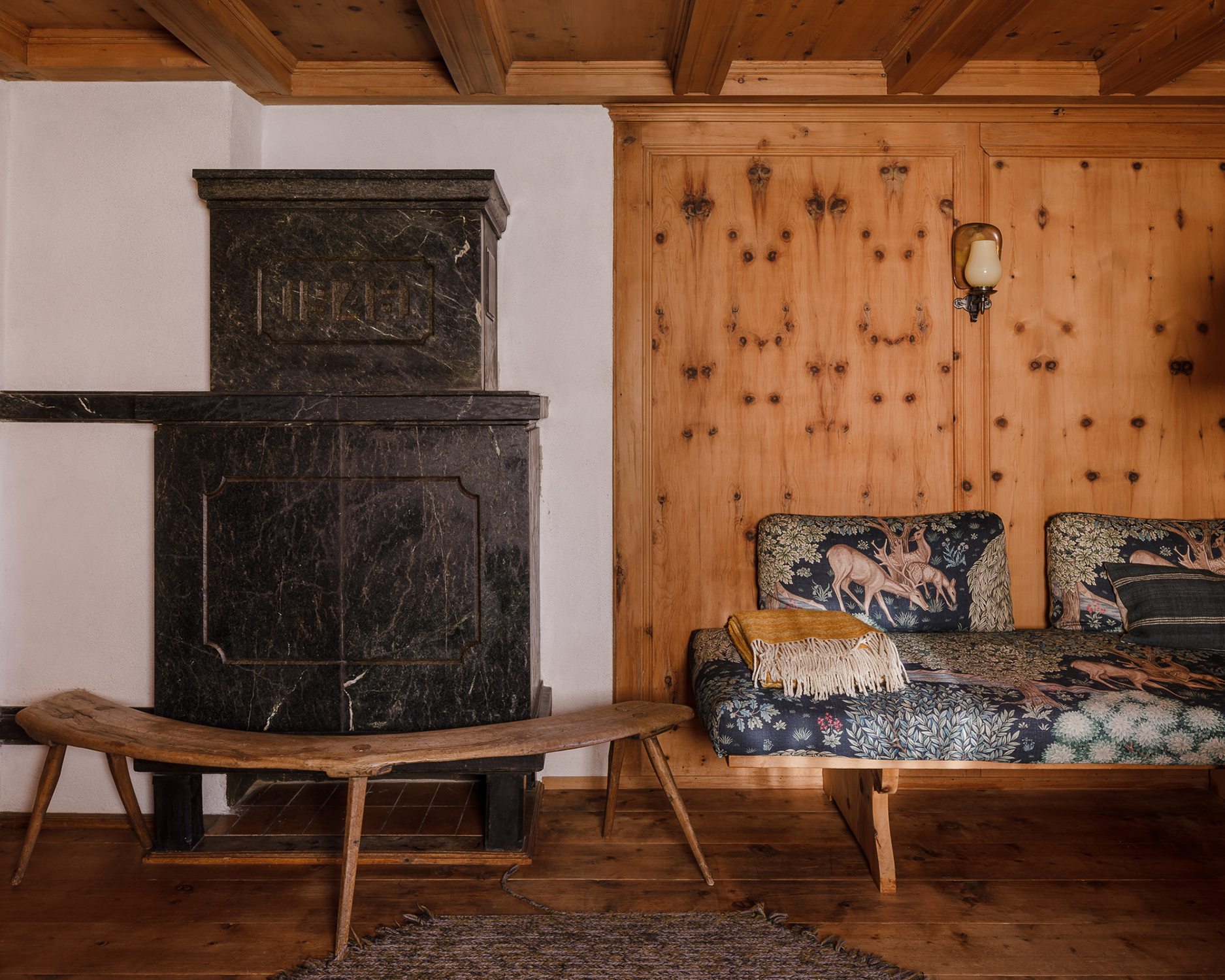 Arvenstube (© Daisuke Hirabayashi)